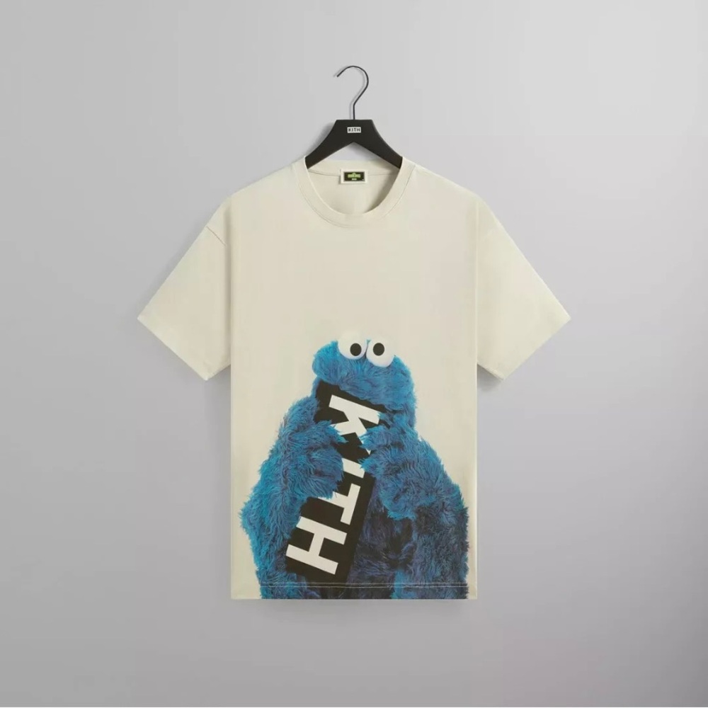 Kith for Sesame Street Cookie Monster Tee size small in hand - Picture 3 of 5